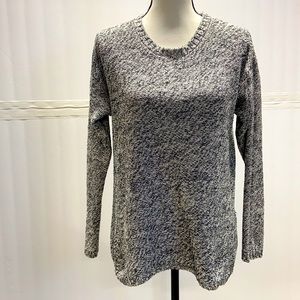 Comfy Sweater Black/White Long Sleeves